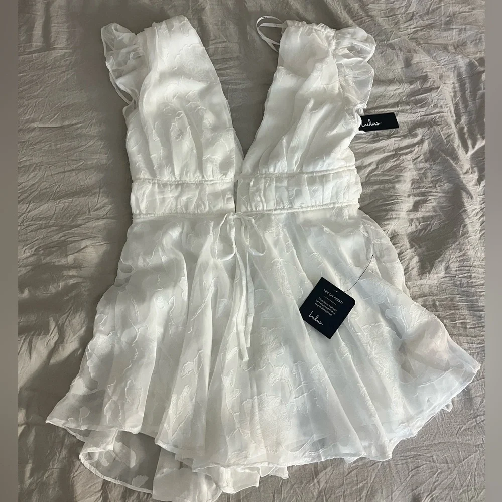 ❗️*SOLD*❗️ Lulu’s White lace NWT dress/Romper, bachelorette - Picture 1 of 7